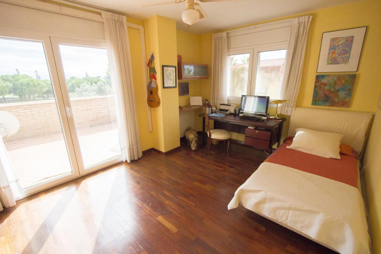 Villa Reus Esterno foto