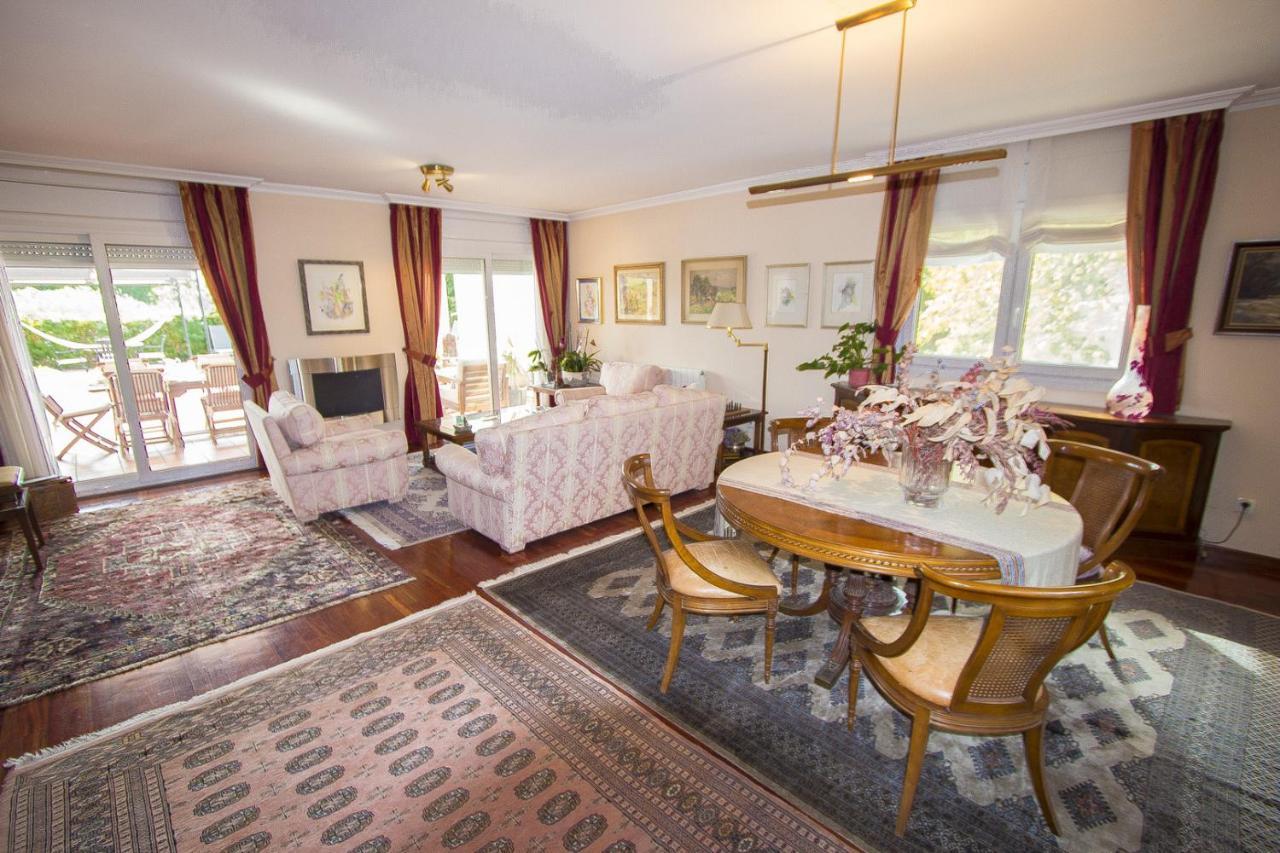 Villa Reus Esterno foto