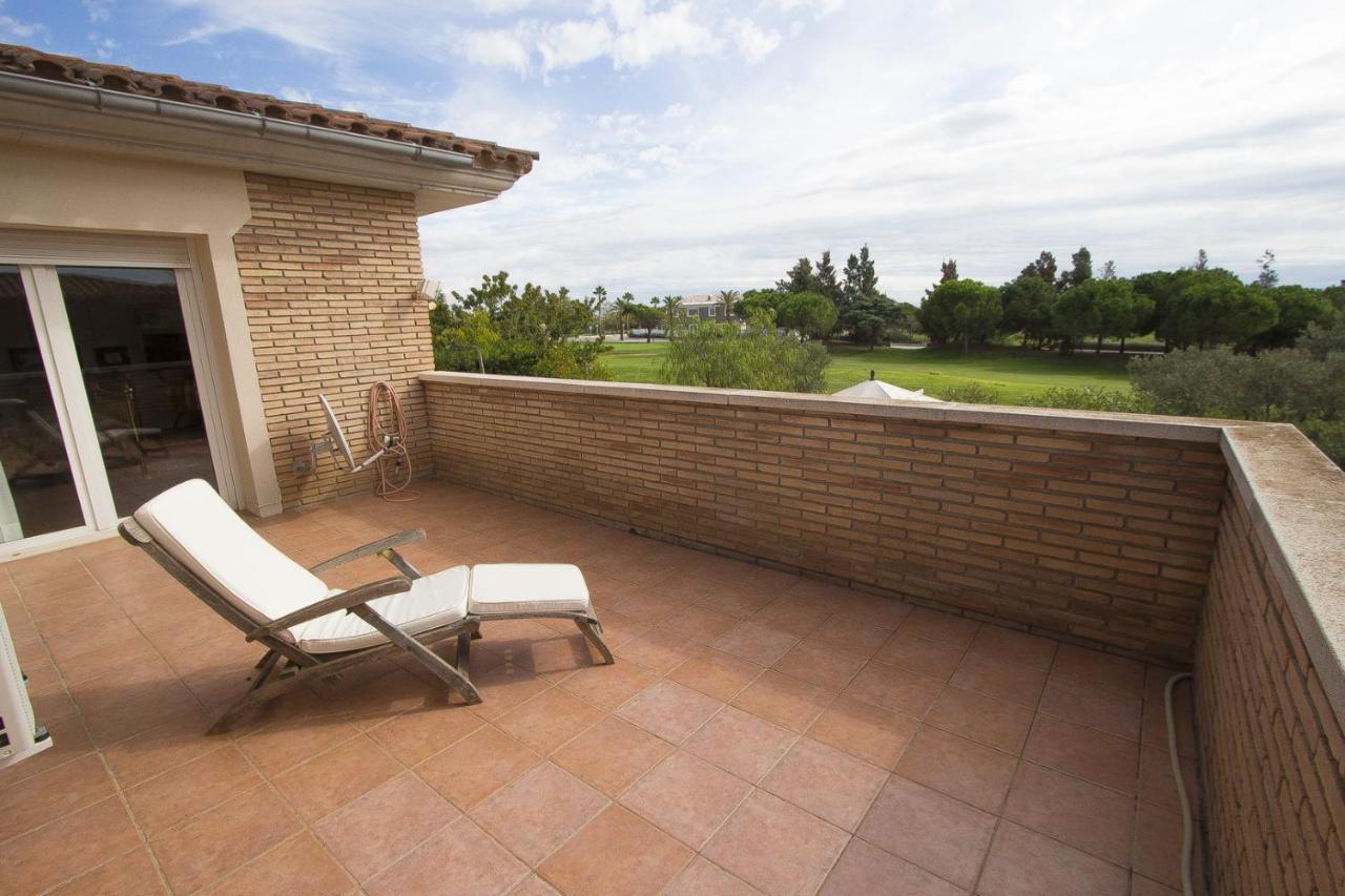Villa Reus Esterno foto